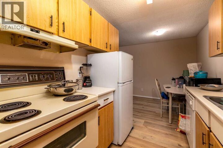 Property Photo:  5607 31 Street  AB T9V 3H1 