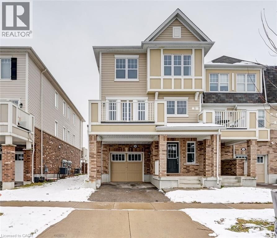 Property Photo:  20 Stratus Street  ON N2R 0K5 