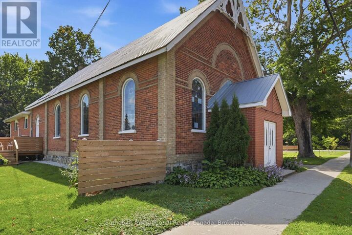 22 Melville Street C — photo 1