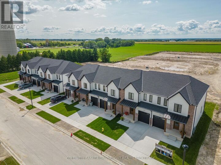 Property Photo: 147 Scotts Drive 11 ON N0M 2J0