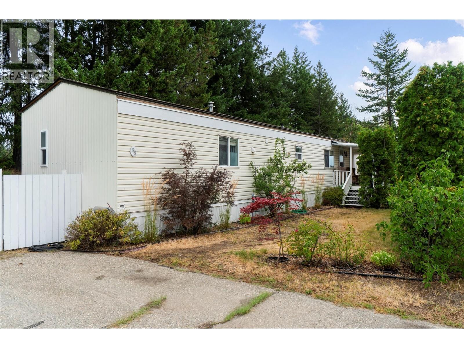 Property Photo:  1361 30 Street Southeast 85  BC V1E 2N4 