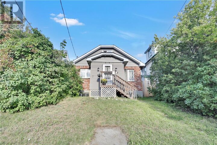 Property Photo:  442 Bessie Avenue  ON P3C 4H8 