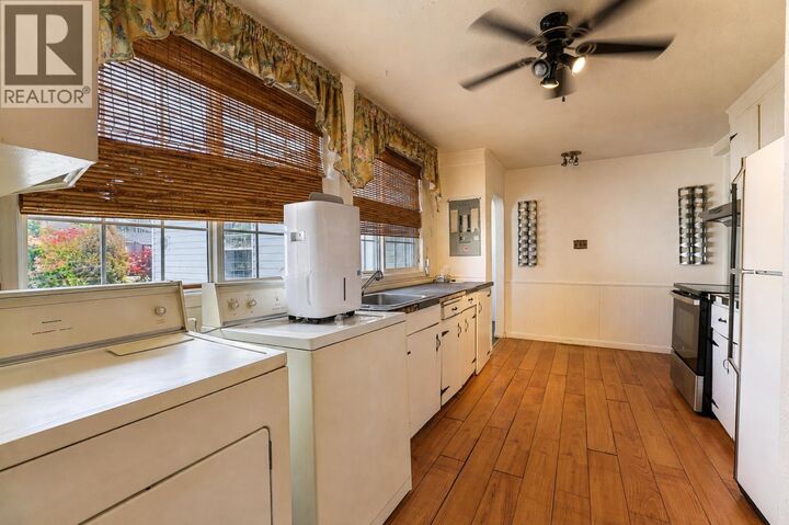 Property Photo: 64 Starling Street BC V8C 1K5