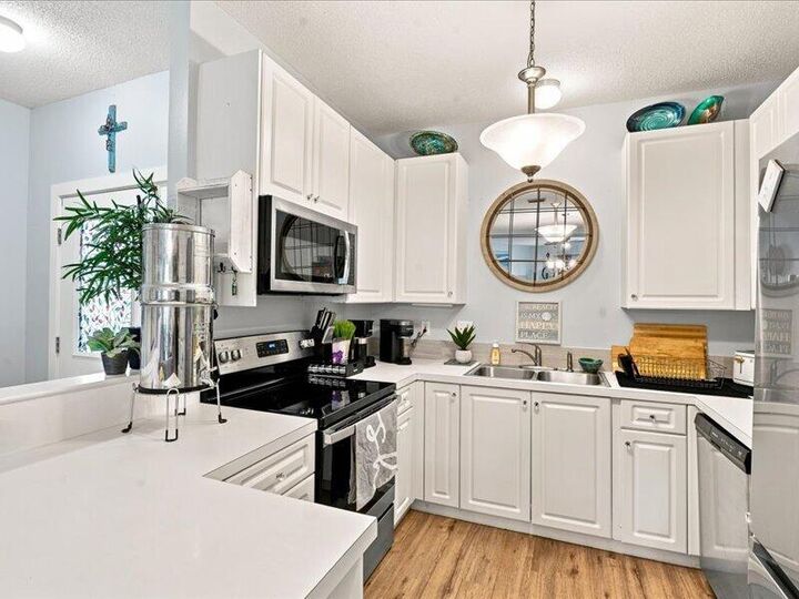 Property Photo:  7165 Majestic Boulevard  FL 32566 