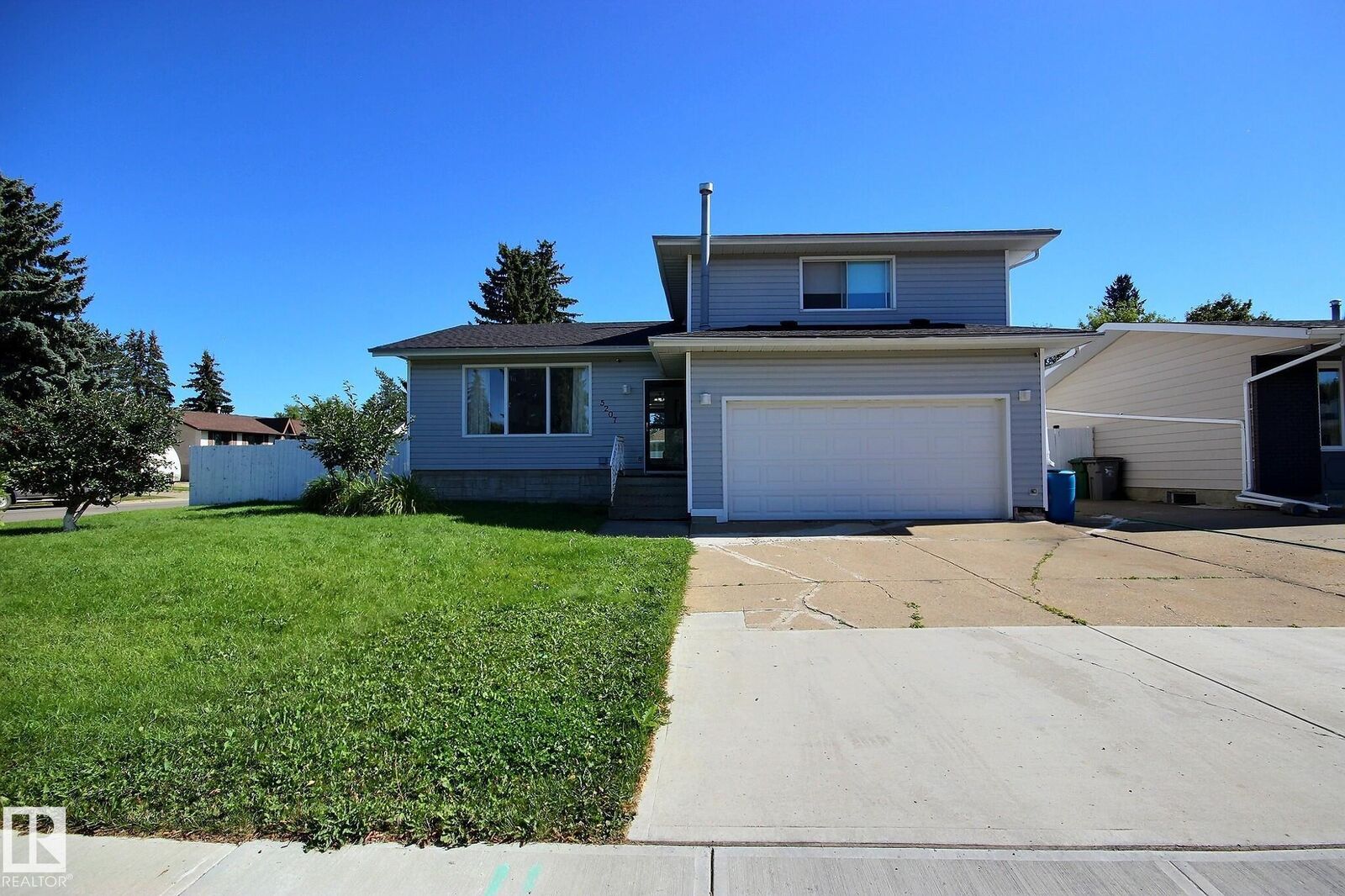 Property Photo:  5207 46 Street  AB T4X 1H9 