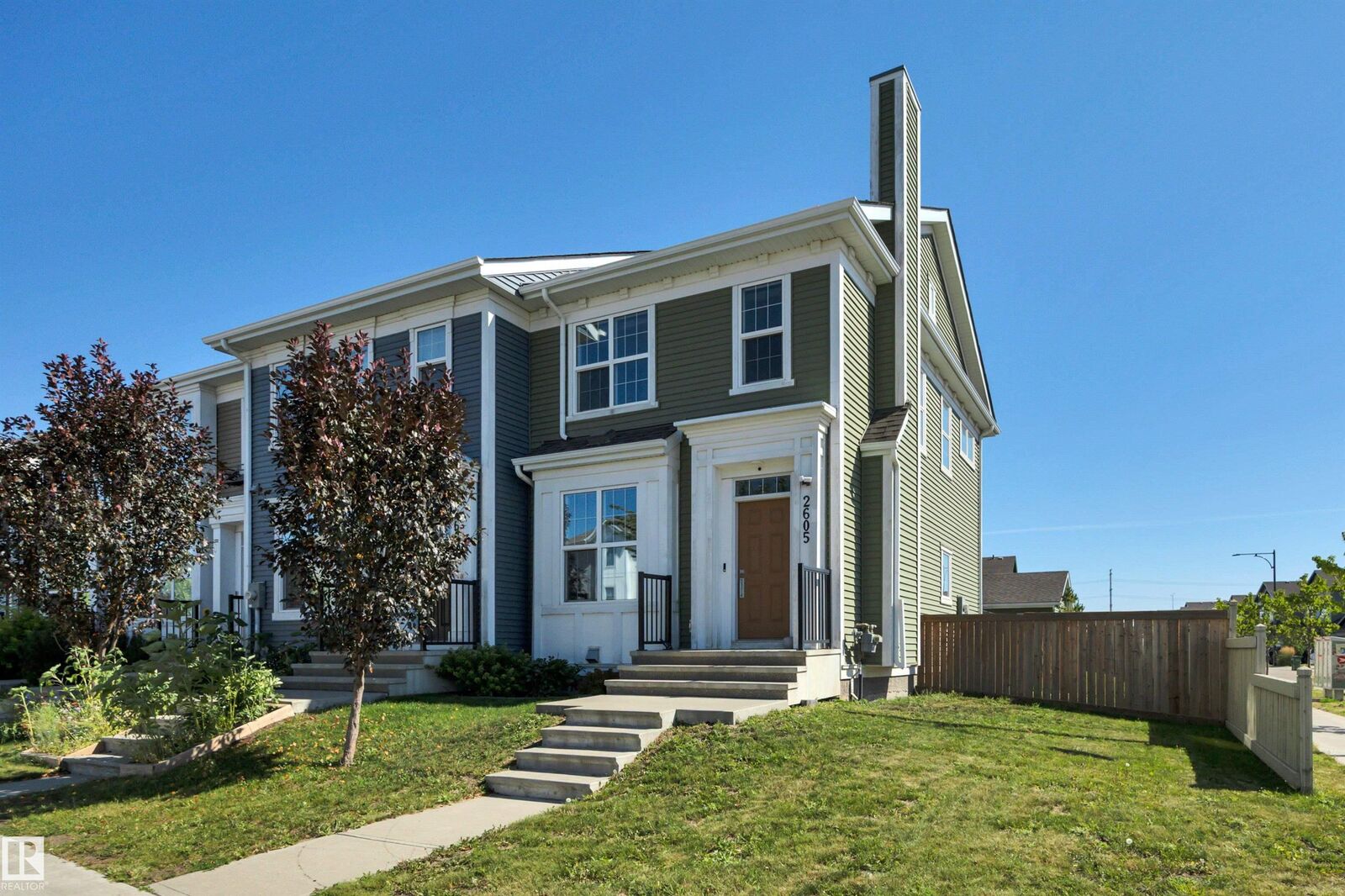 Property Photo:  2605 Maple Way NW  AB T6T 2K1 