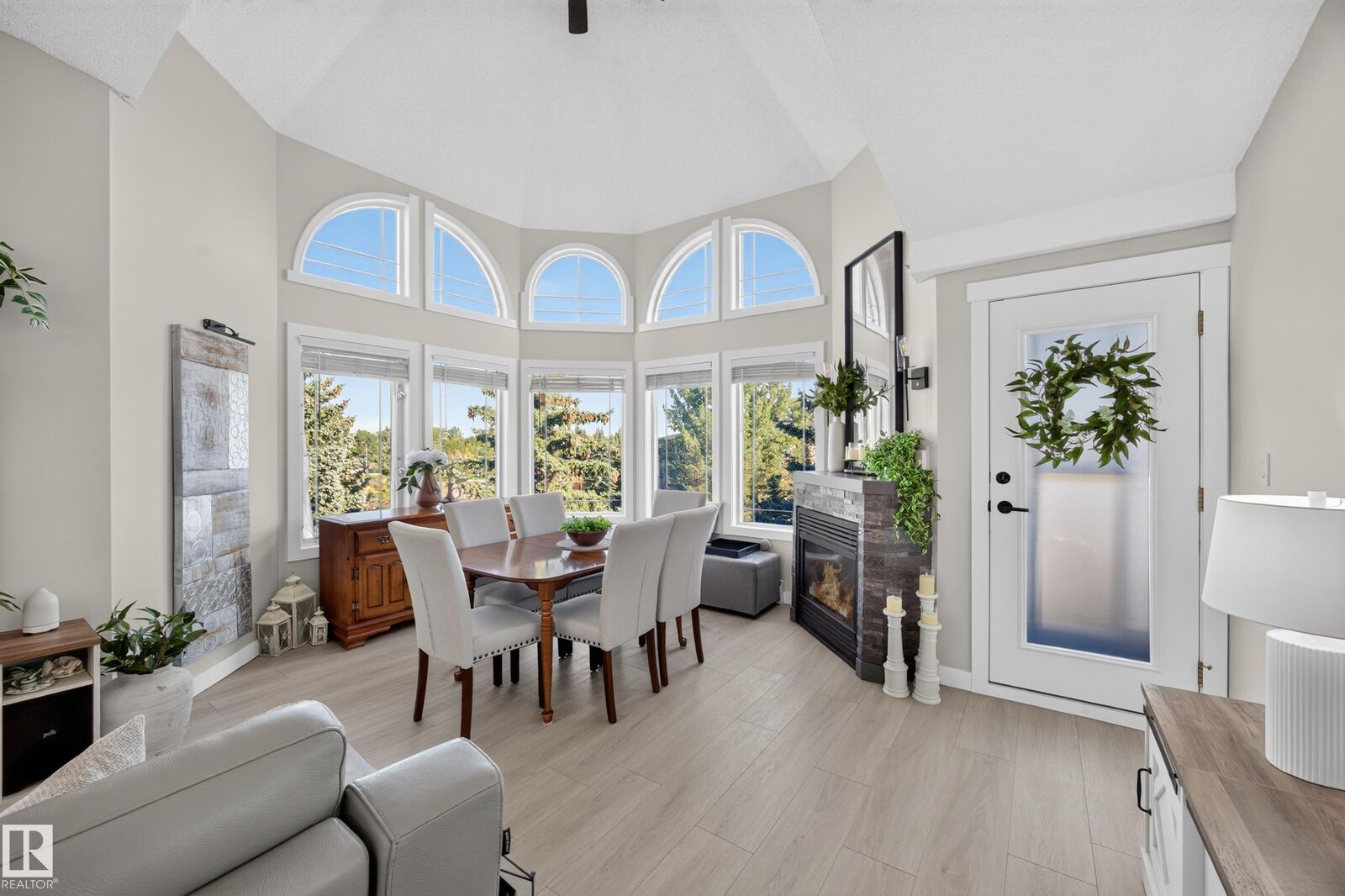 Property Photo:  5204 25 Avenue NW 405  AB T6L 6R2 