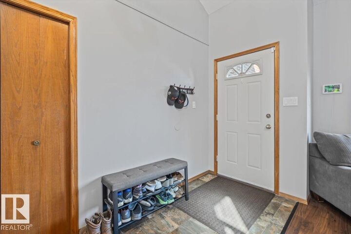 Photo de la propriété: 8015 158 Avenue NW AB T5Z 2T7