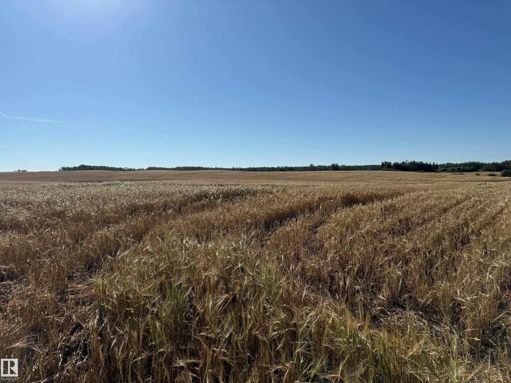 Property Photo:  RR 210 & Twp Rd 542  AB T8L 3Z1 