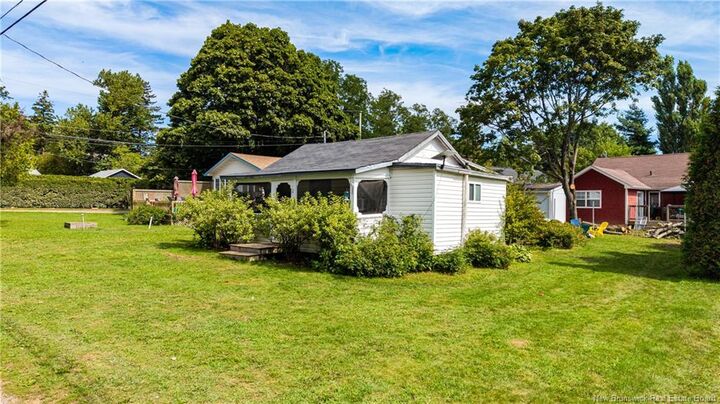 Property Photo:  27 Satinwood Avenue  NB E4P 5B3 