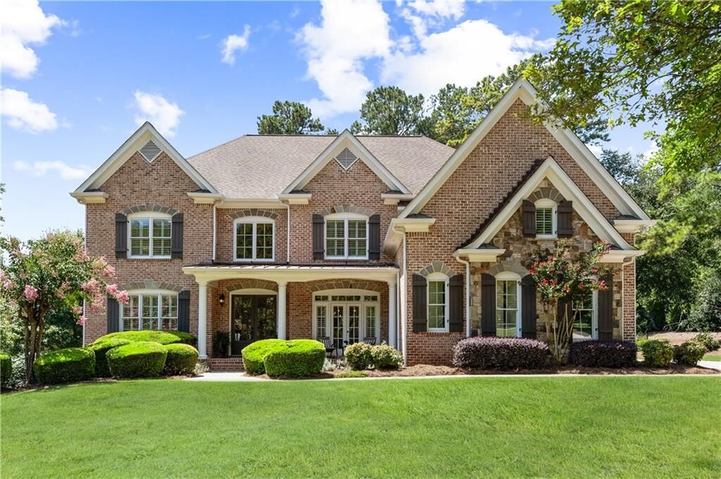 Property Photo: 405 The Hermitage Drive GA 30004