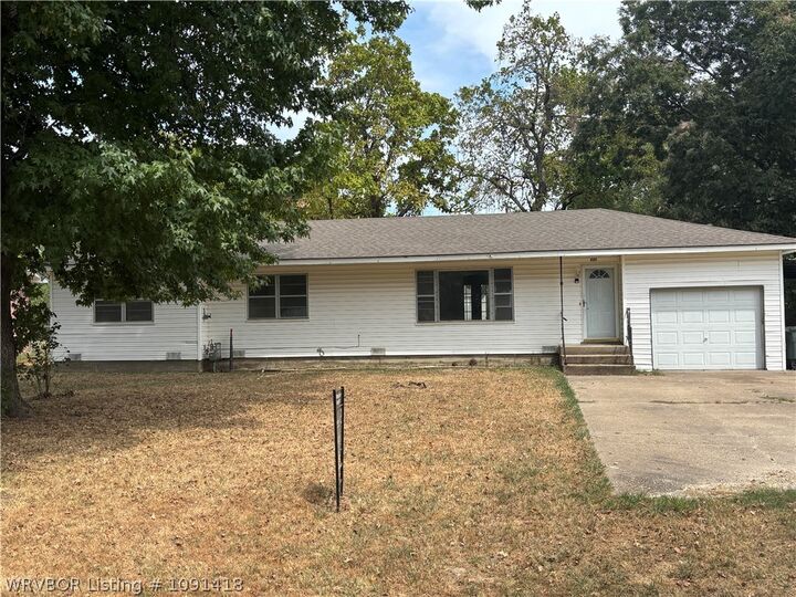 Property Photo: 405 4th Avenue OK 74469