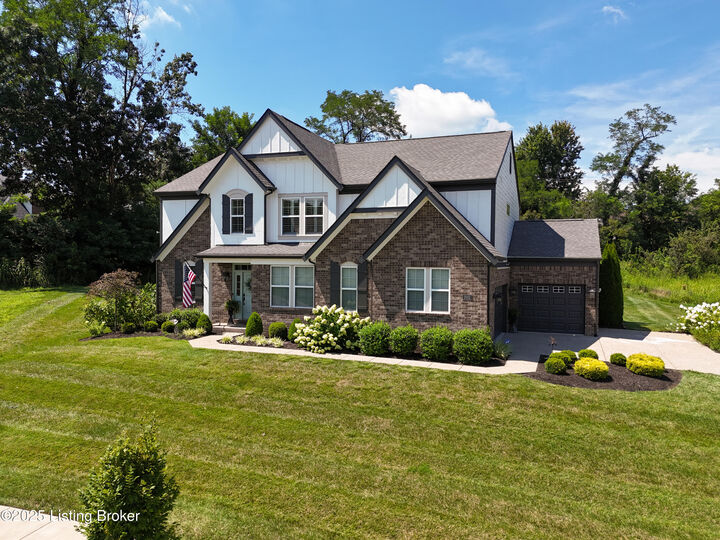 Property Photo: 2002 N Beckley Station Rd KY 40245