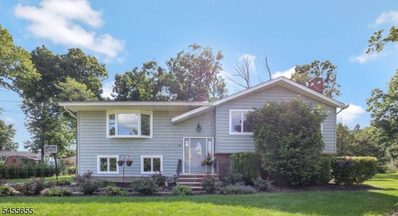 Property Photo:  18 Starlight Rd  NJ 07438 