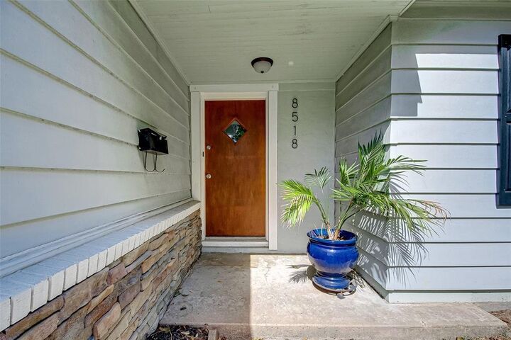 Property Photo:  8518 Forum Drive  TX 77055 