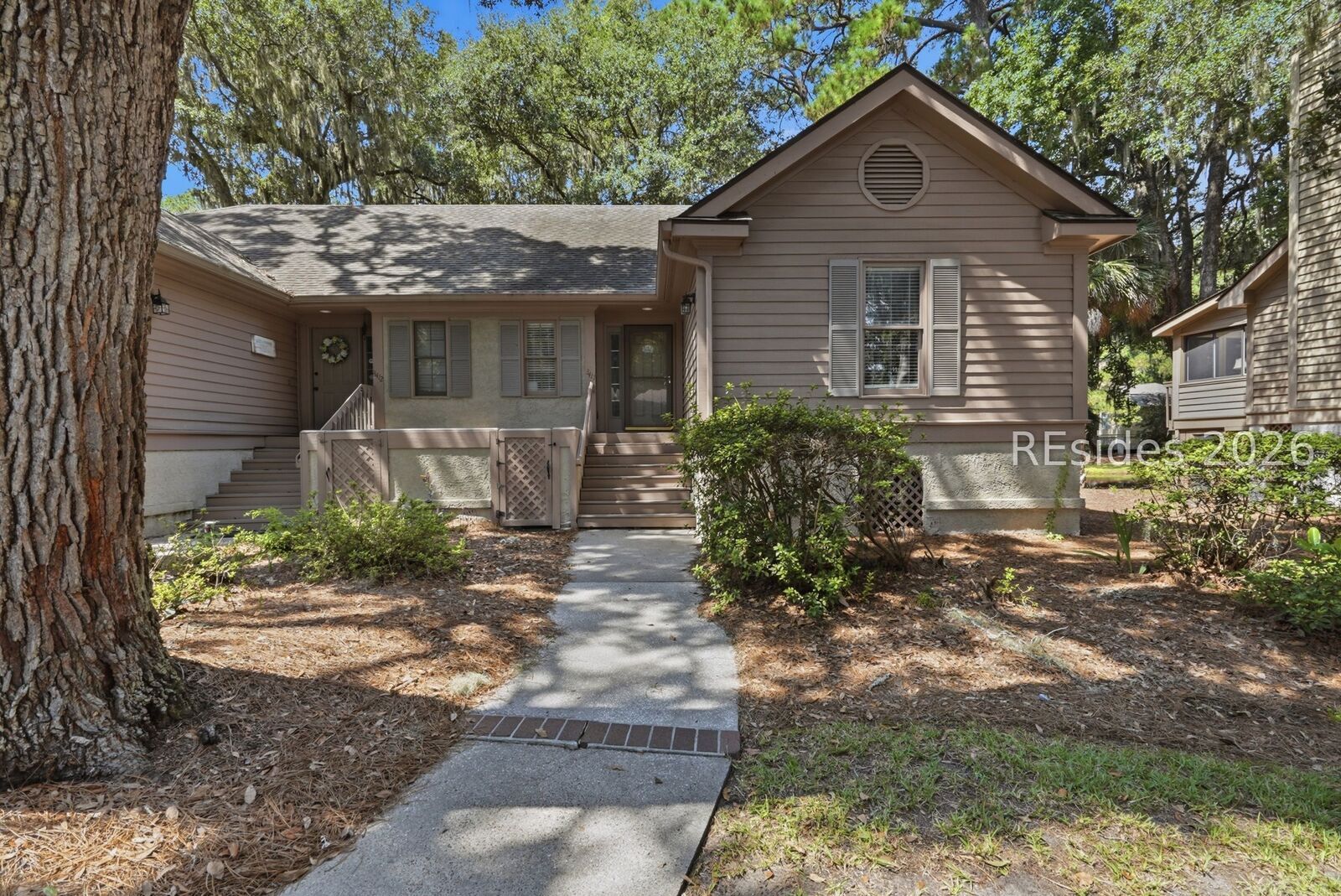 Property Photo:  