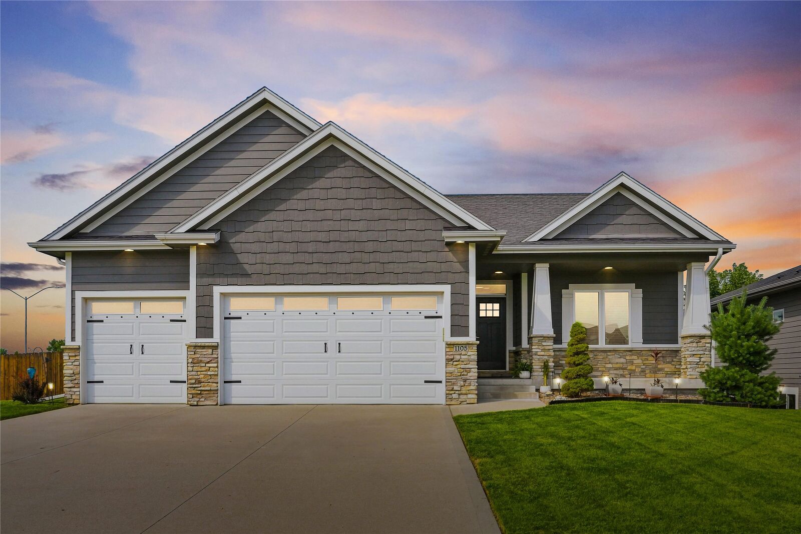 Property Photo:  1105 NW 5th Street  IA 50111 