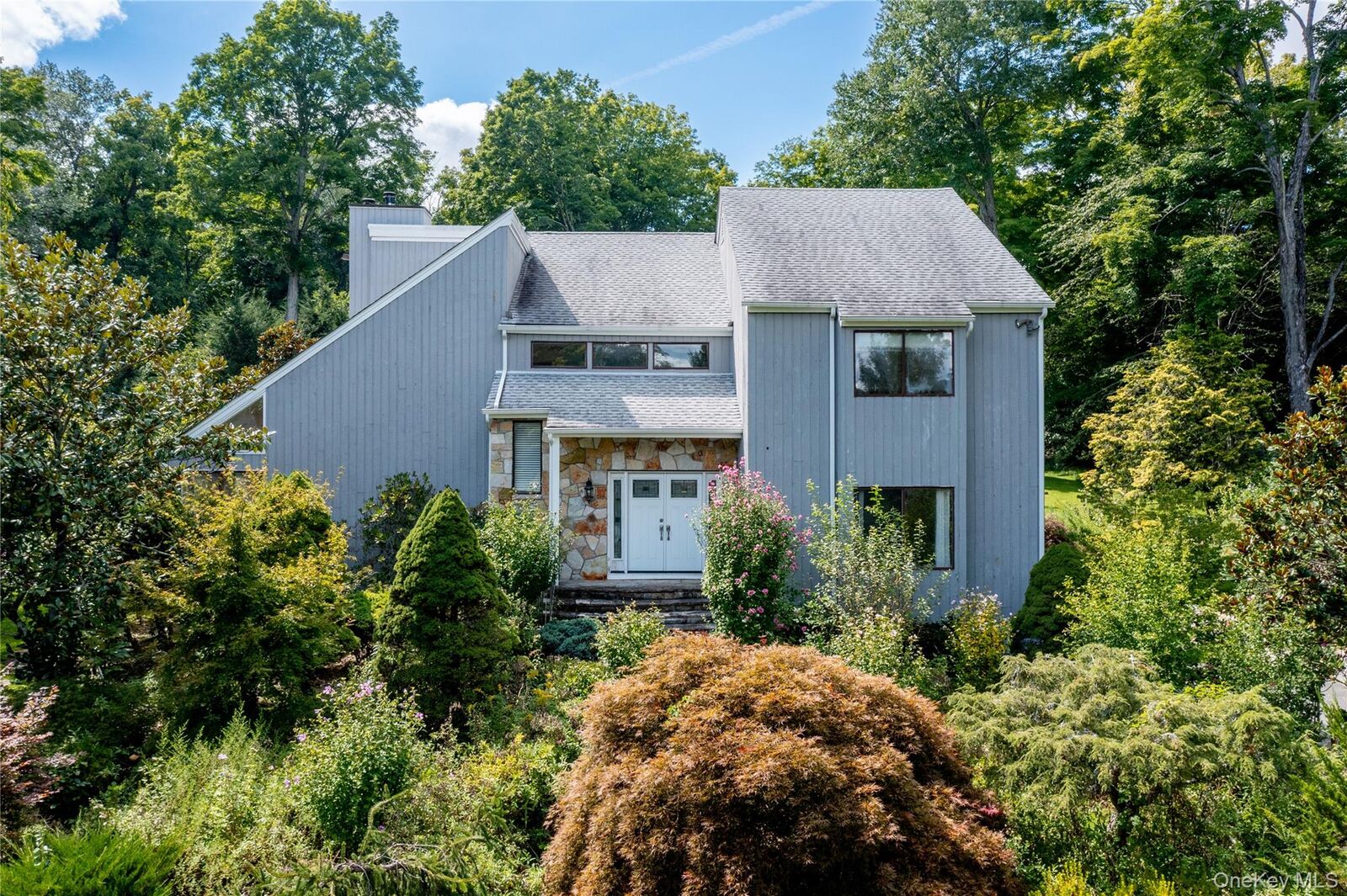 Property Photo: 8 Cobbling Rock Drive NY 10536