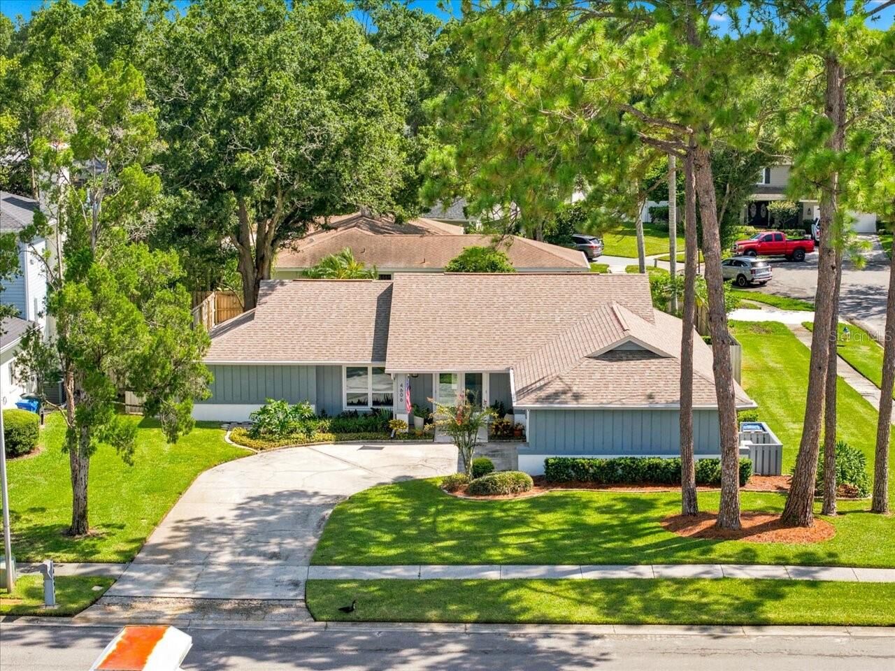 Property Photo:  4606 Laver Court  FL 33624 