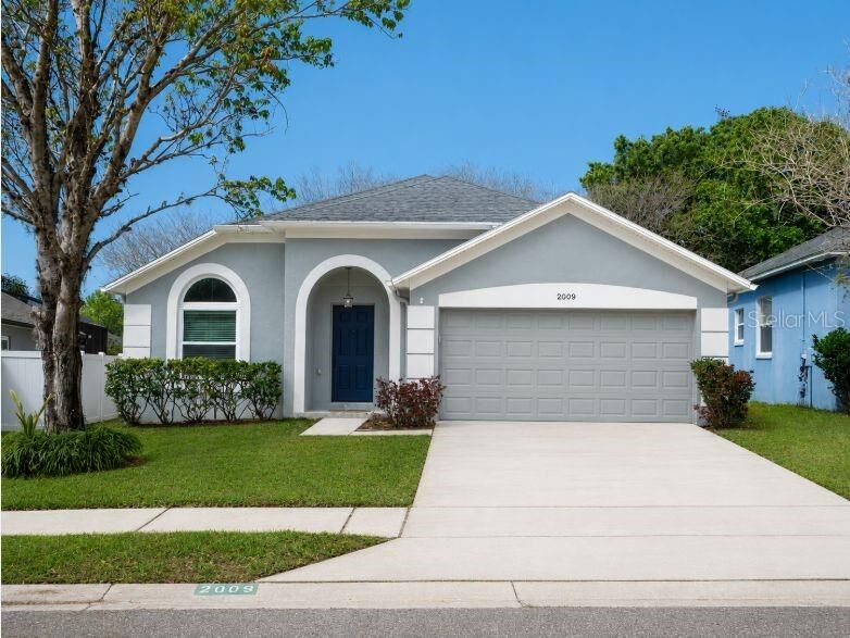 Property Photo: 2009 Crosscreek Court FL 32766