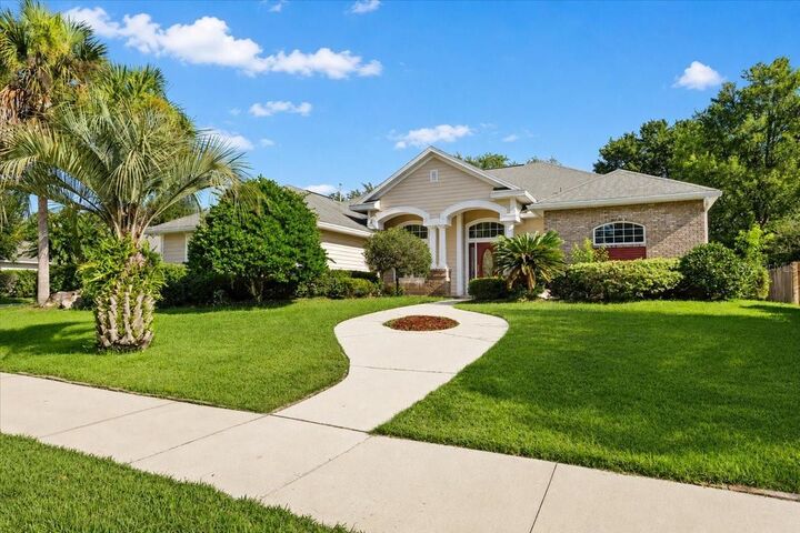 Property Photo: 14160 NW 29th Avenue FL 32606