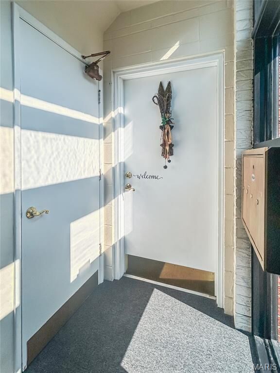 Property Photo:  111 E Washington Avenue 1N  MO 63122 