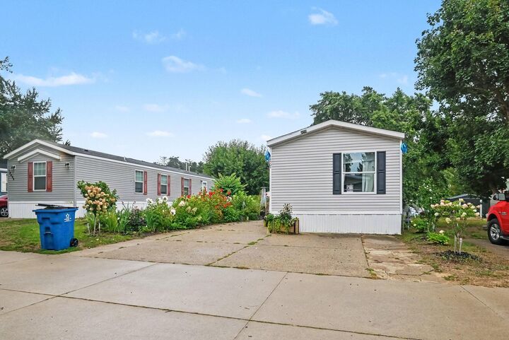 Property Photo:  14504 Winding Creek Lane  MI 49460 