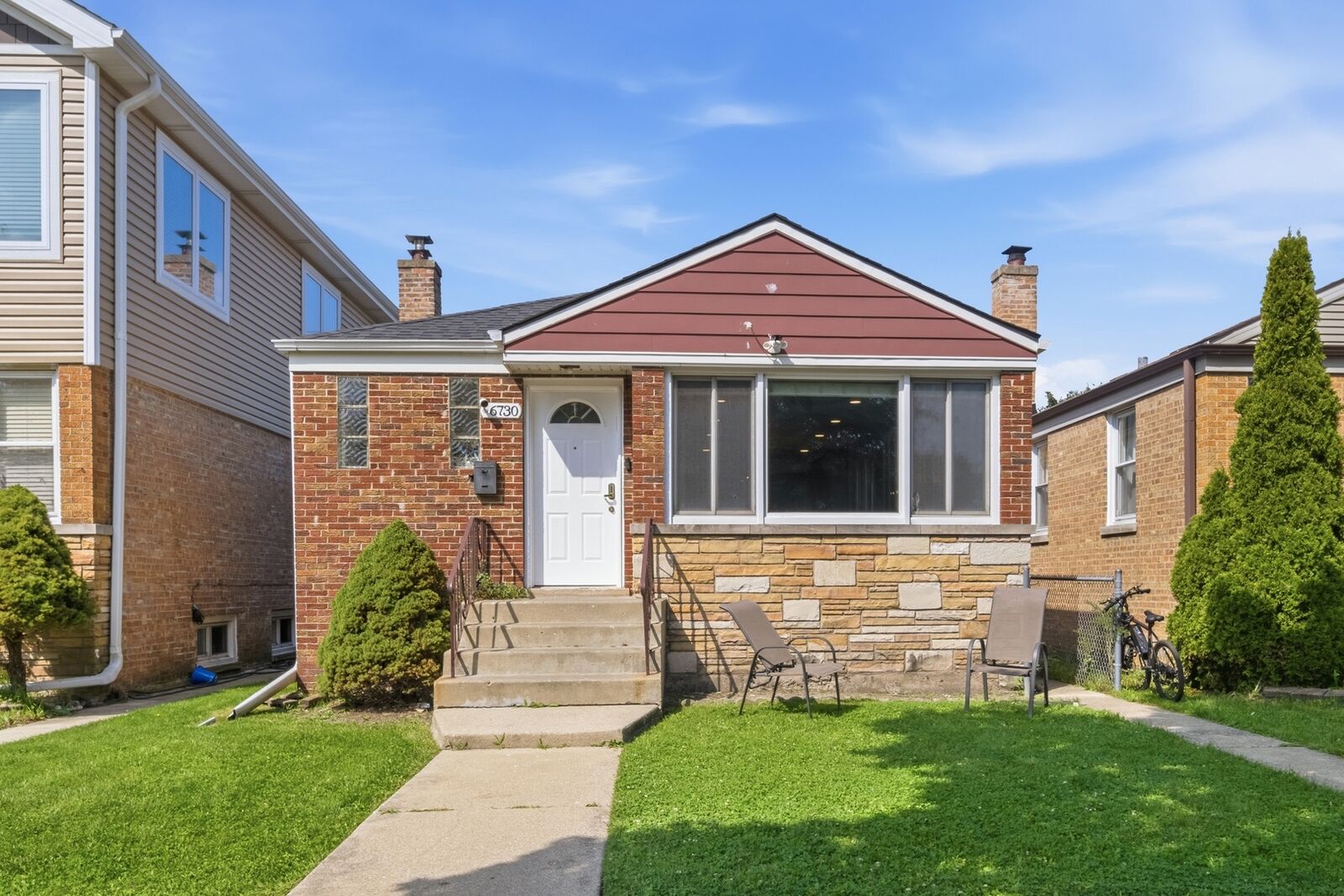Property Photo: 6730 N Whipple Street IL 60645
