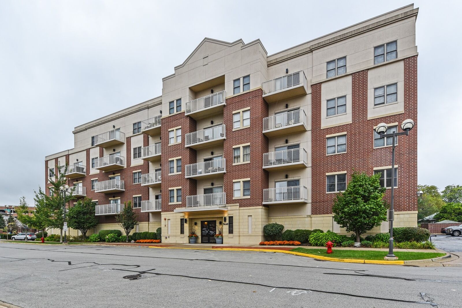 Property Photo:  9440 S 51st Avenue 413  IL 60453 