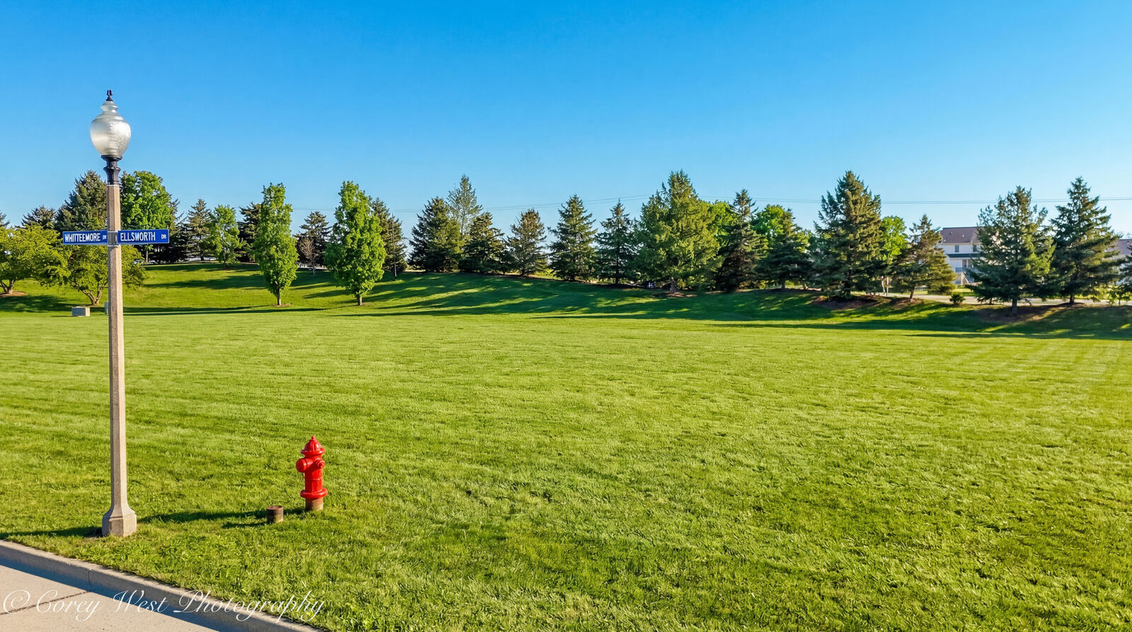 Property Photo: 1718 Ellsworth Drive IL 60178