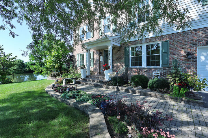 Property Photo:  1402 Benton Drive  IL 60046 
