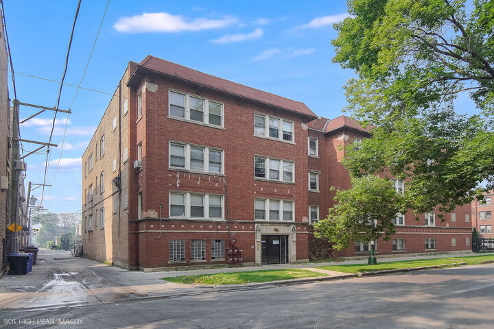 Property Photo:  2511 E 76th Street 3  IL 60649 