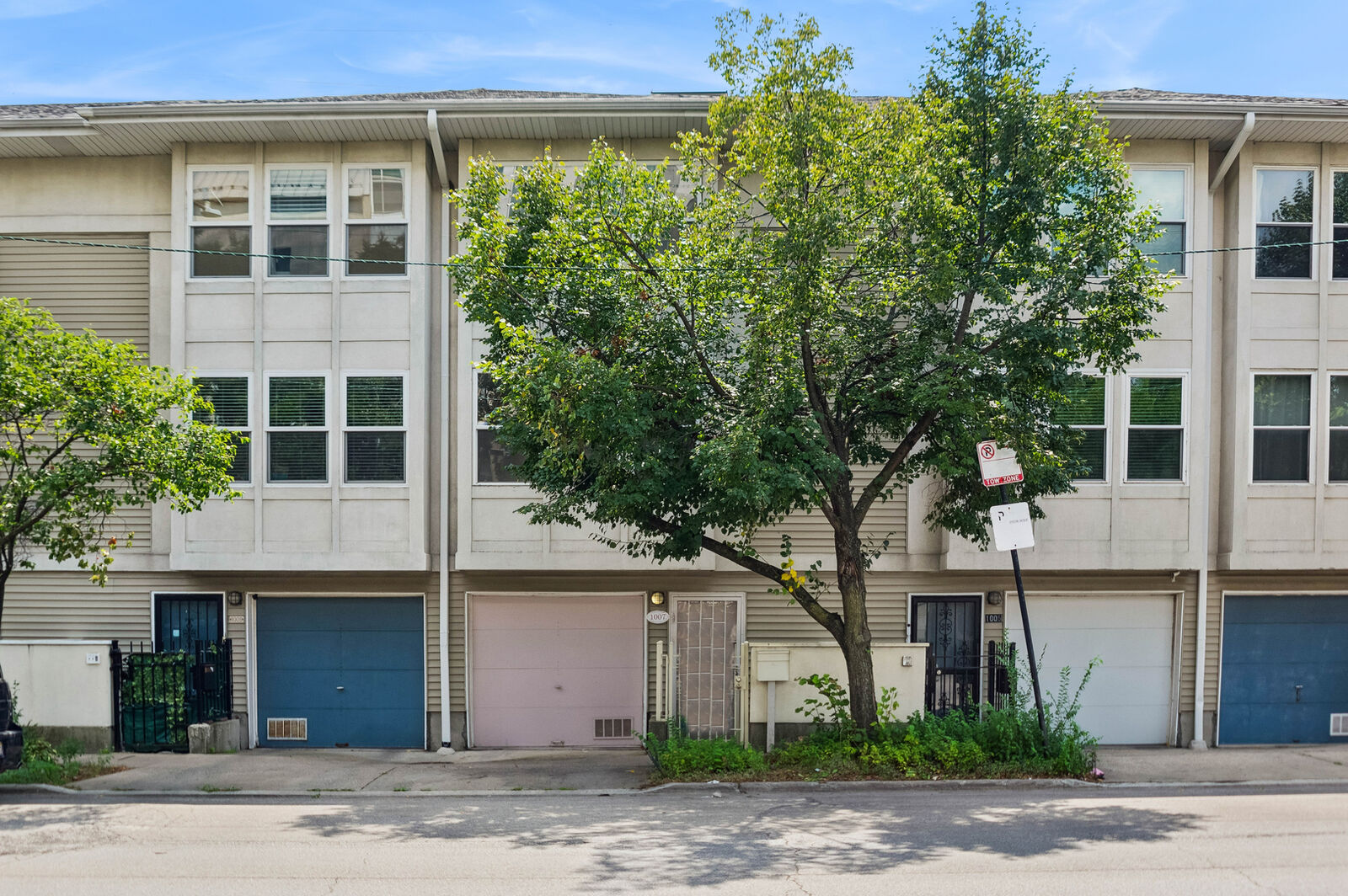 Property Photo:  1007 E 61st Street  IL 60637 