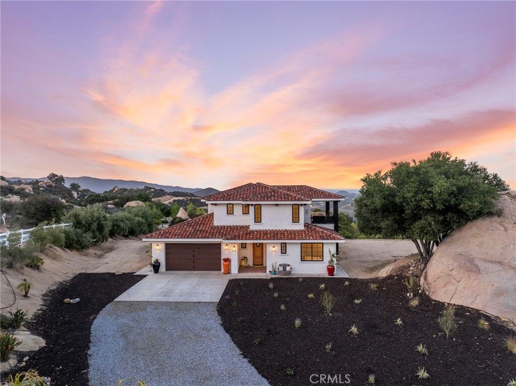 Property Photo: 41950 Hacienda Dr CA 92562