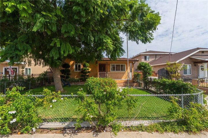 Property Photo:  1345 W 219th  CA 90501 