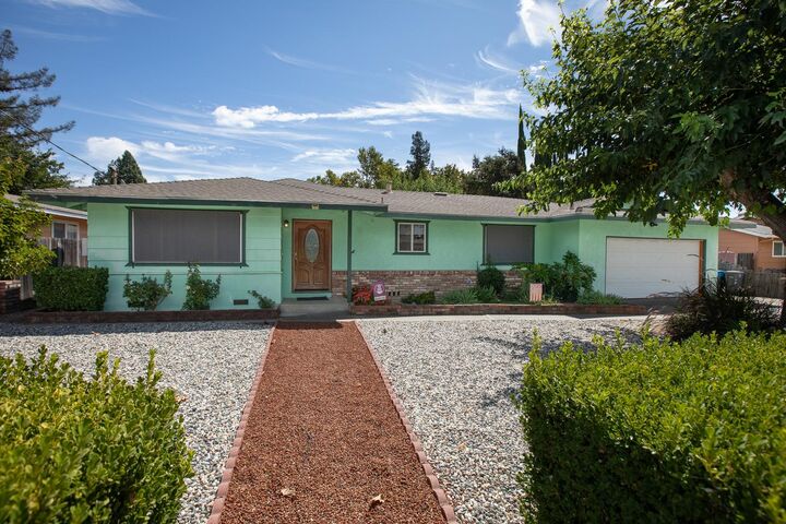 Property Photo:  2727 Locust Street  CA 95982 