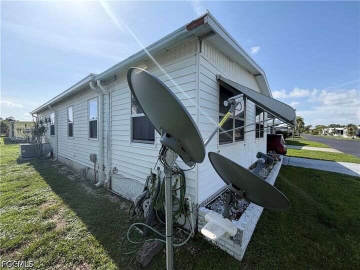 Property Photo: 653 Future Drive FL 33917