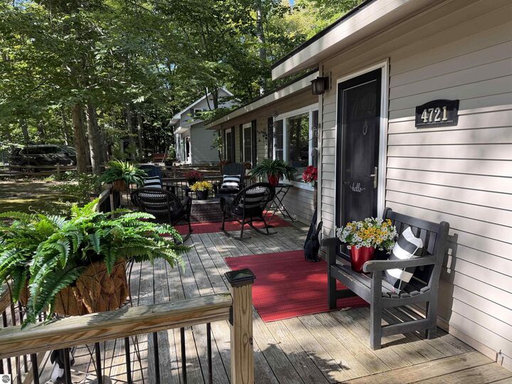 Property Photo:  4721 E Sanford Lake Drive  MI 49650 