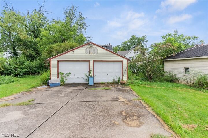 Property Photo: 351 E Avondale Avenue OH 44507