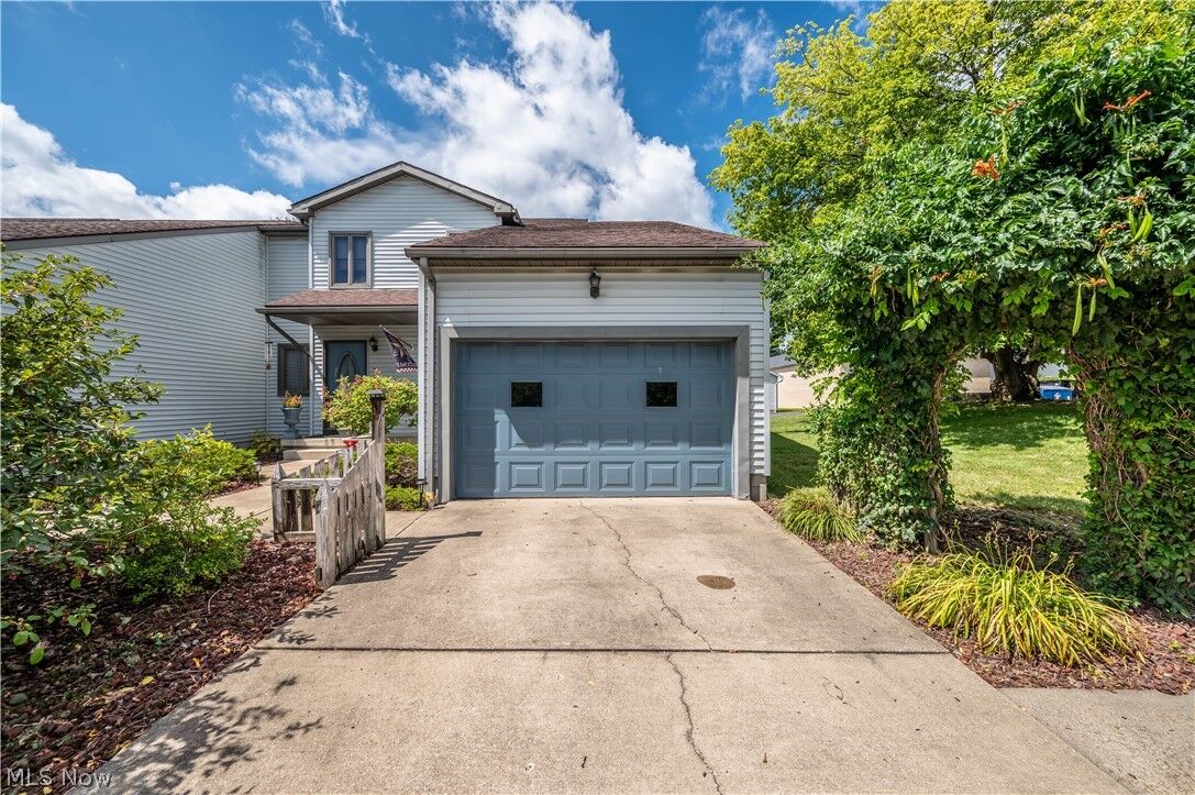Property Photo:  3730 Mercedes Place 4  OH 44406 