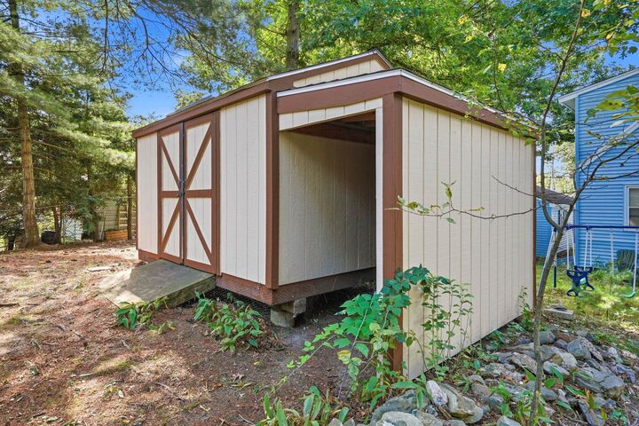 Property Photo:  98 Conant Road  NH 03062 