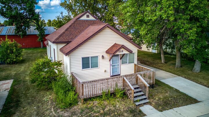 Property Photo: 118 E Colfax Street MN 56361