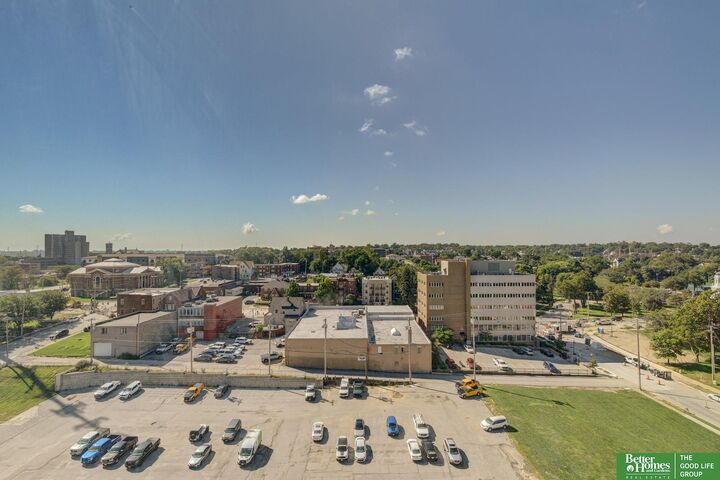 Property Photo: 3000 Farnam Street 9E NE 68131