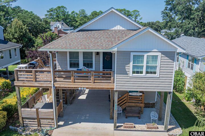 Property Photo:  704 W Avalon Drive  NC 27948 