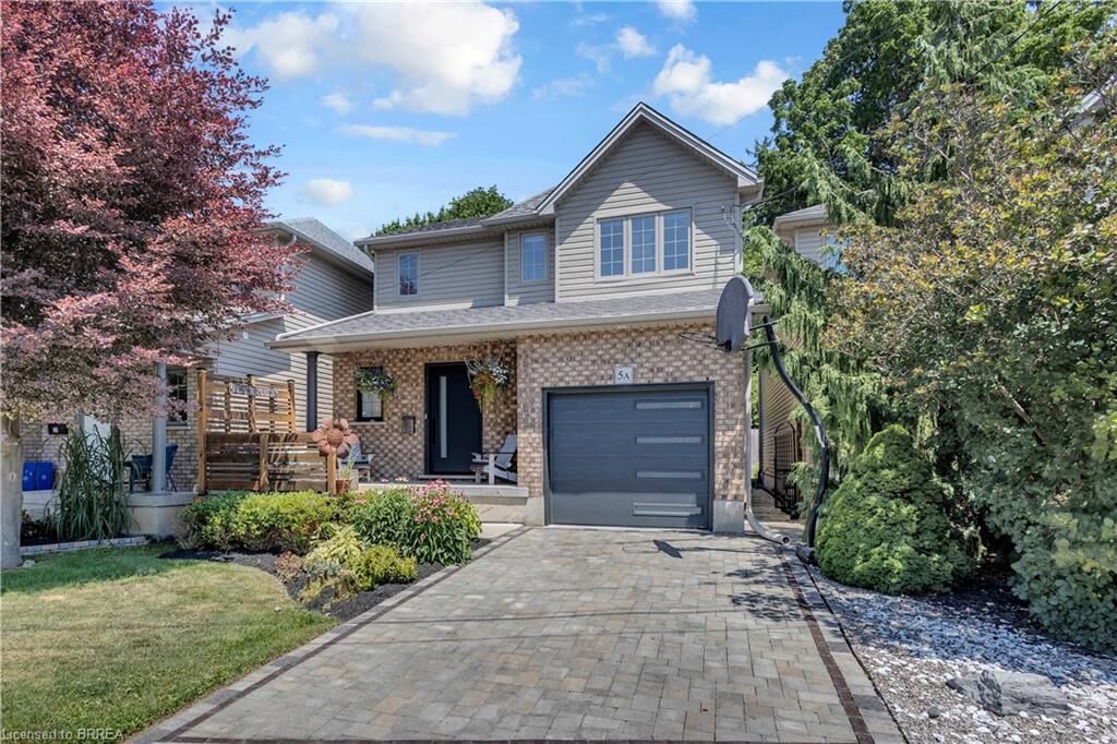 Property Photo: 5 Grand River Avenue ON N3T 4Z3