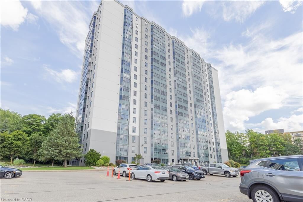 Property Photo: 55 Green Valley Drive 708 ON N2P 1Z6