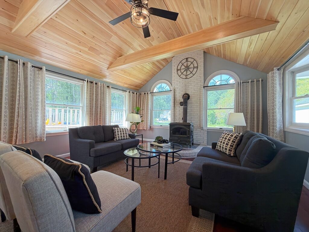 Property Photo: 476 Pelham Rd MA 01826