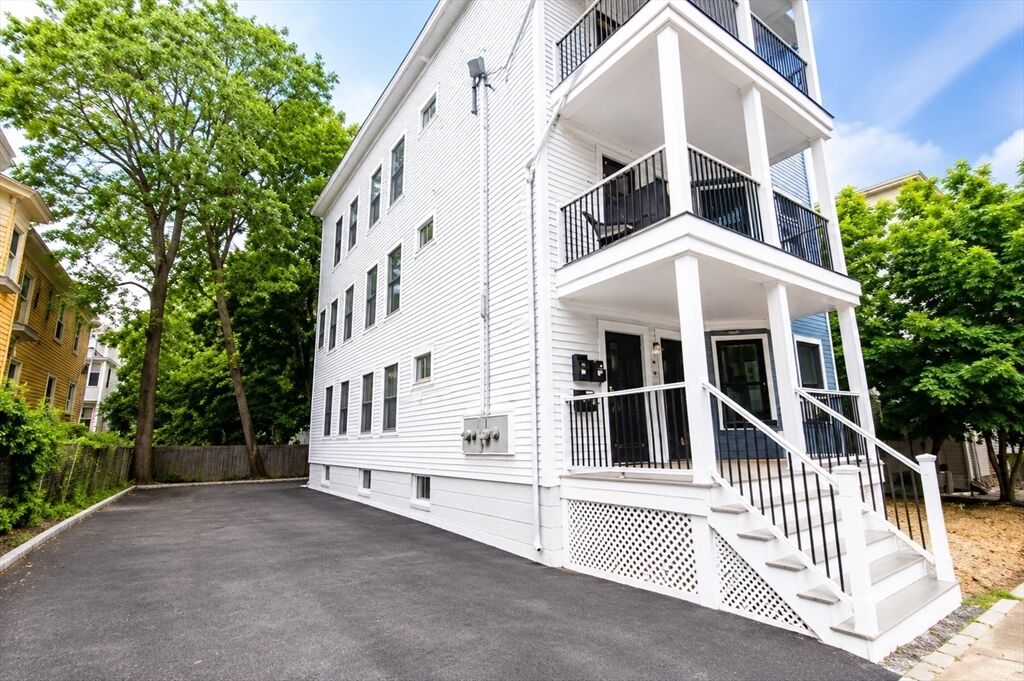 Property Photo:  3 Evergreen Ave 3  MA 02145 