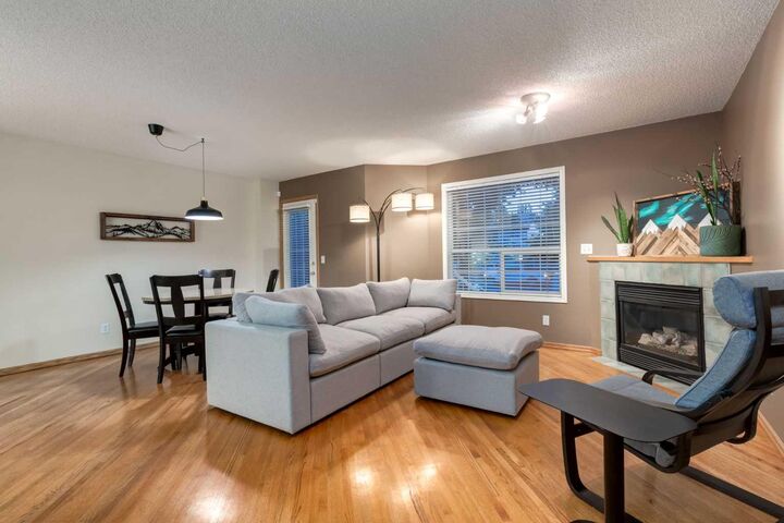 Property Photo:  59 Mt Aberdeen Manor SE  AB T2Z 3N8 