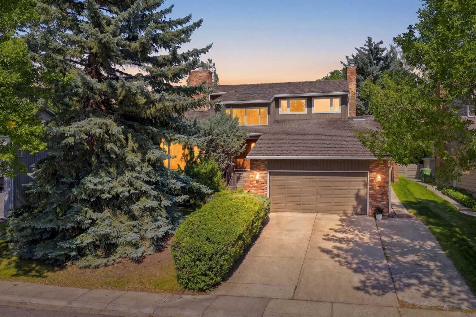 Property Photo: 952 Edgemont Road NW AB T3A 2G3